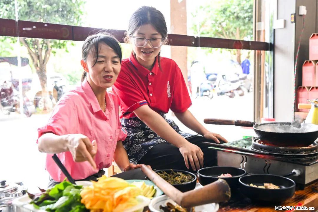 全网追的“扁担女孩”，找了一份暑假工，时薪12元 - 潍坊生活资讯 - 潍坊28生活网 wf.28life.com